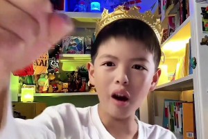 居然还有这么小的詹蜜！小男孩：G6灭霸詹降临 湖人大胜火箭！